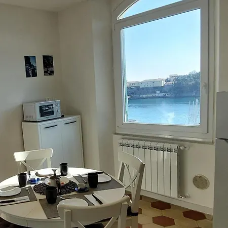 La Terrazza Sulla Baia Di Le Grazie Prázdninový dům