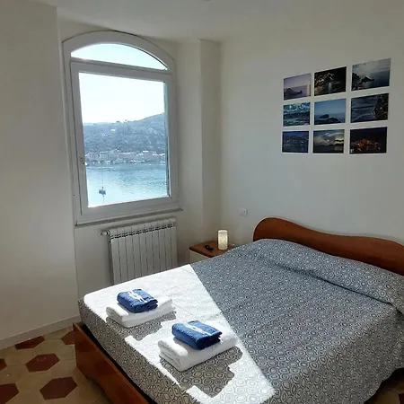La Terrazza Sulla Baia Di Le Grazie