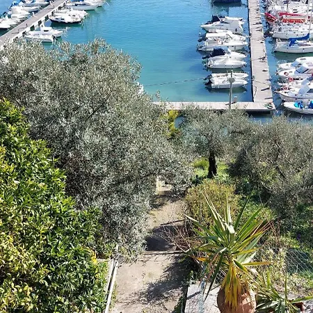 La Terrazza Sulla Baia Di Le Grazie Prázdninový dům